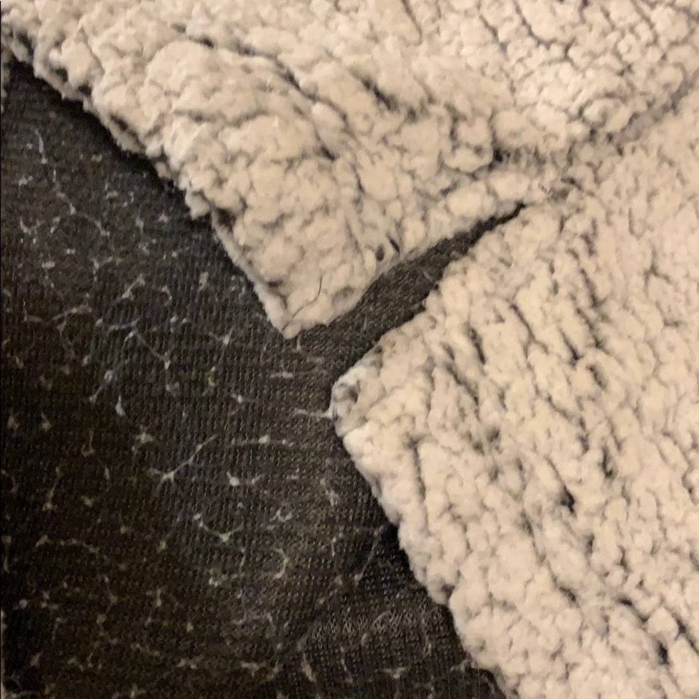 Sherpa pullover - Picture 3 of 3